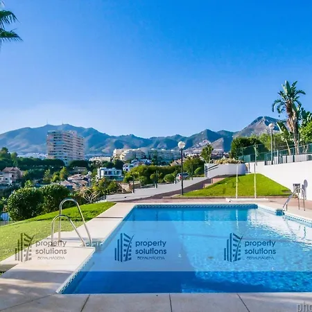 アパート Lomas De Mena 20 - Atico Con Vistas Al Mar - Barbacoa Y Piscina- Parking Gratis -excelente Conexion Wifi ベナルマデナ